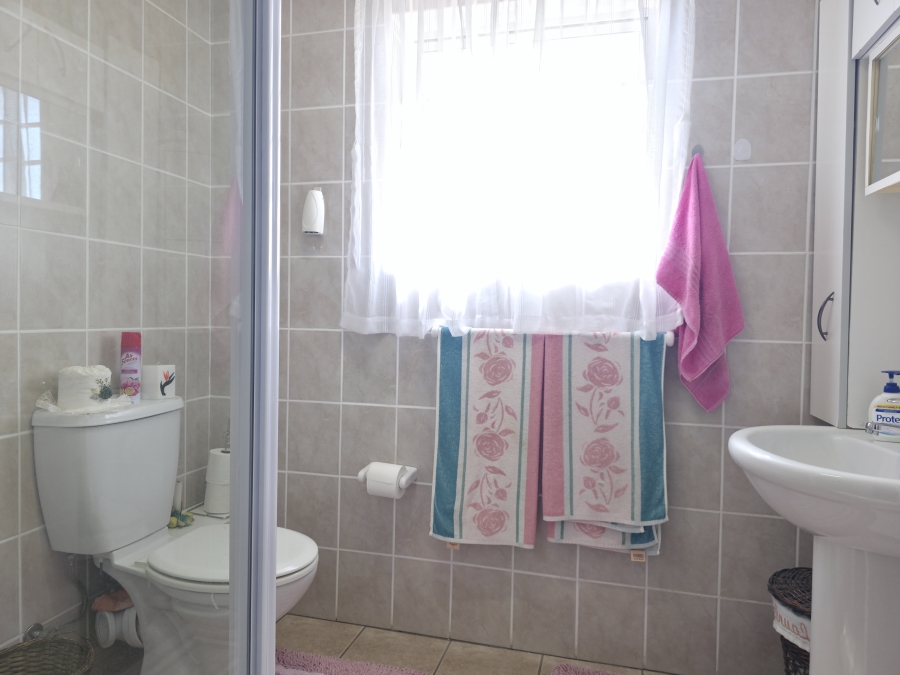 3 Bedroom Property for Sale in Wavecrest Eastern Cape